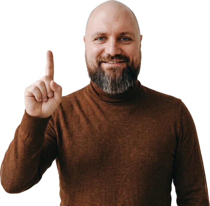 Mikołaj Maciejewski pokazuje jeden palec